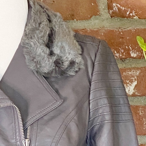 Torrid Lace Up Back Faux Fur Collar Moto Jacket size 12 - Picture 5 of 10